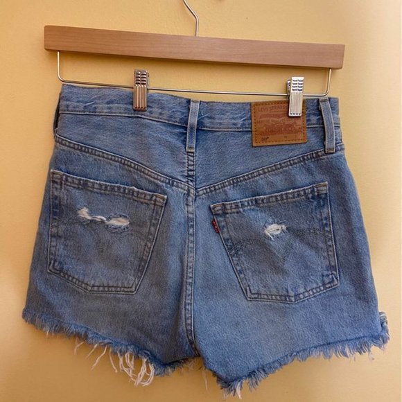 Levi's 501 High-Waisted Denim Short - Picture 5 of 5